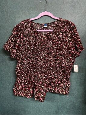 NWT 2X Old Navy Floral Smocked Short Sleeve Blouse with Pink and Cream Flowers